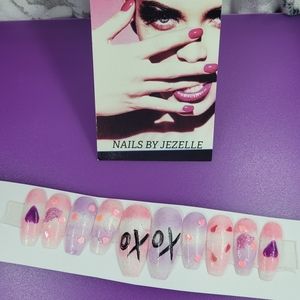 Kisses And All Press on Nails